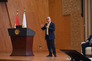 بالصور.. الرقابة الإدارية تنظّم جلسة نقاشية حول أسواق المال ودورها في تنمية الاقتصاد المصري بالتعاون مع هيئة الرقابة المالية 1 FB IMG 1757865274819