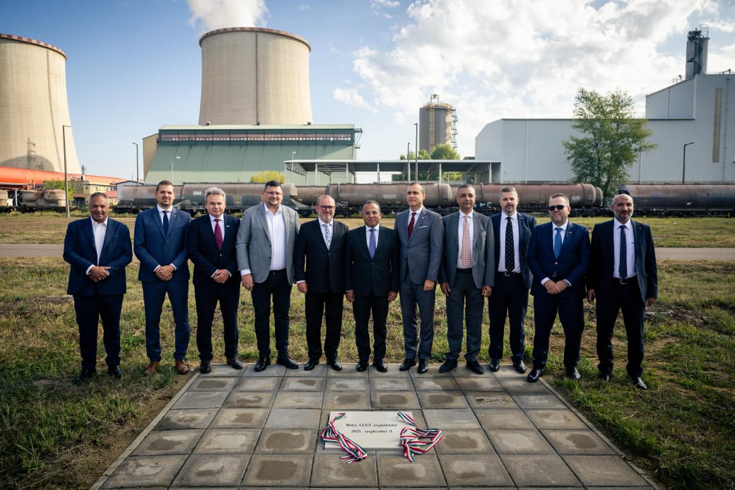 d9676a8a 20a1 41ce 8928 e12498d573c8